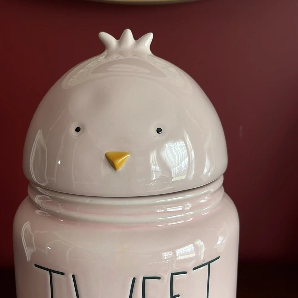 HOST PICK ⭐️ NWOT Rae Dunn Tweet Heart Chick Canister